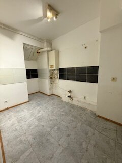 Giulesti, Str Agnita, bloc 2016, Ap 3 camere, 85 mp pret 84000 euro