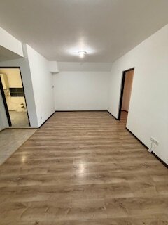 Giulesti, Str Agnita, bloc 2016, Ap 3 camere, 85 mp pret 84000 euro
