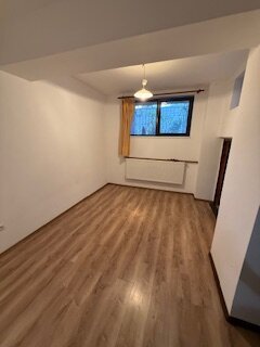 Giulesti, Str Agnita, bloc 2016, Ap 3 camere, 85 mp pret 84000 euro