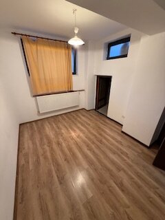 Giulesti, Str Agnita, bloc 2016, Ap 3 camere, 85 mp pret 84000 euro