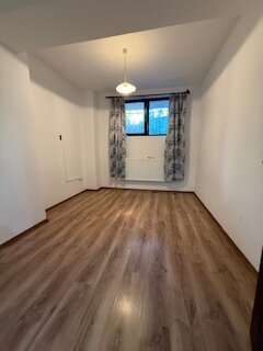 Giulesti, Str Agnita, bloc 2016, Ap 3 camere, 85 mp pret 84000 euro