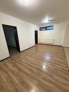 Giulesti, Str Agnita, bloc 2016, Ap 3 camere, 85 mp pret 84000 euro