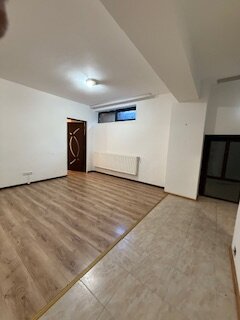 Giulesti, Str Agnita, bloc 2016, Ap 3 camere, 85 mp pret 84000 euro